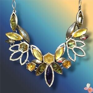 Chloe Isabel Floral Statement Abalone Crystal Necklace Bird Tag 18" Silver 38